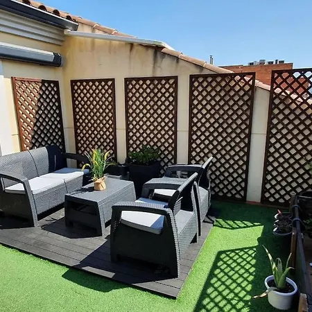 Homestay Sunhouse - Hermoso Atico En El Pueblo - Aire Acondicionado Y Bbq Area