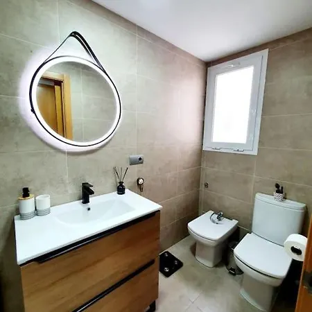 Sunhouse - Hermoso Atico En El Pueblo - Aire Acondicionado Y Bbq Area Homestay *