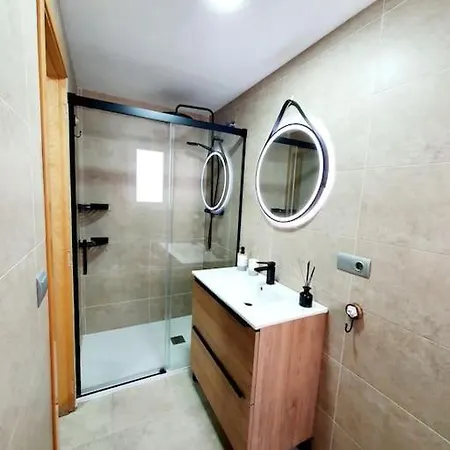 Sunhouse - Hermoso Atico En El Pueblo - Aire Acondicionado Y Bbq Area Homestay *